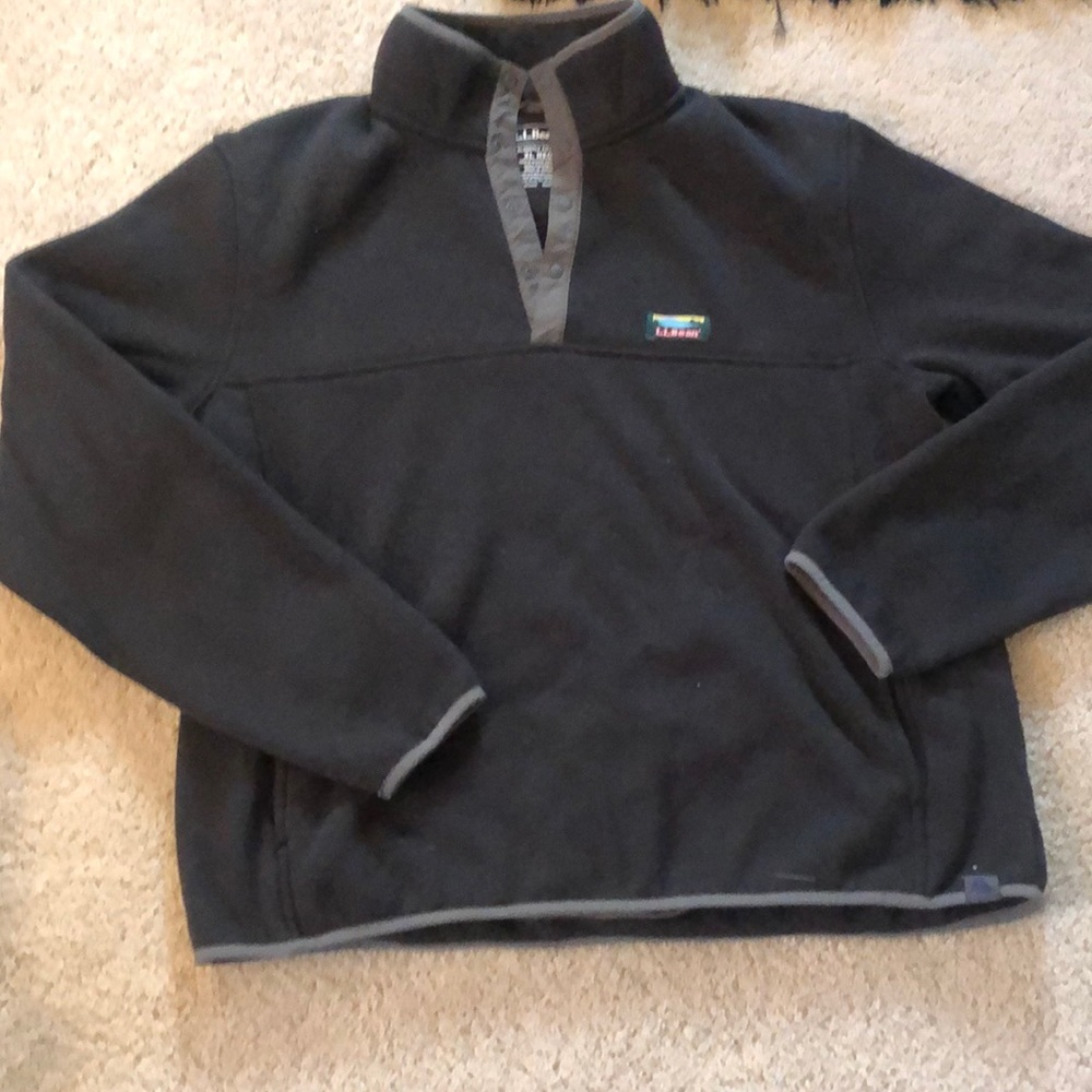 Black LLbean pull-over